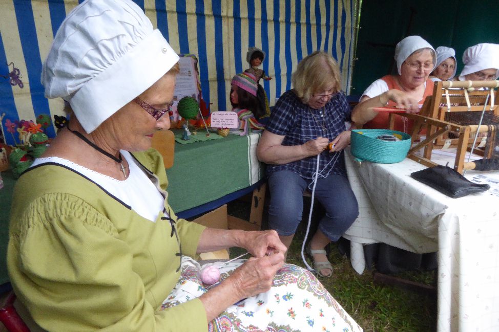 Ateliers tricotin et tissage